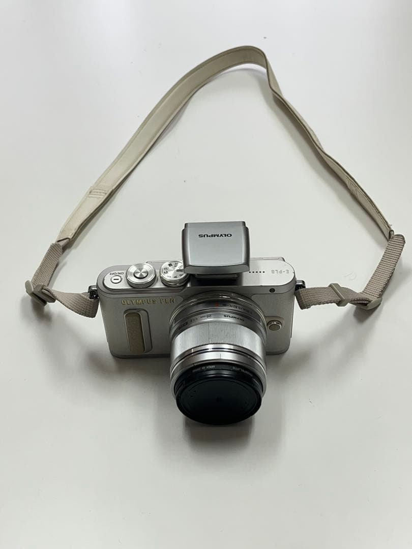OLYMPUS PEN E-PL8 25mmレンズ付