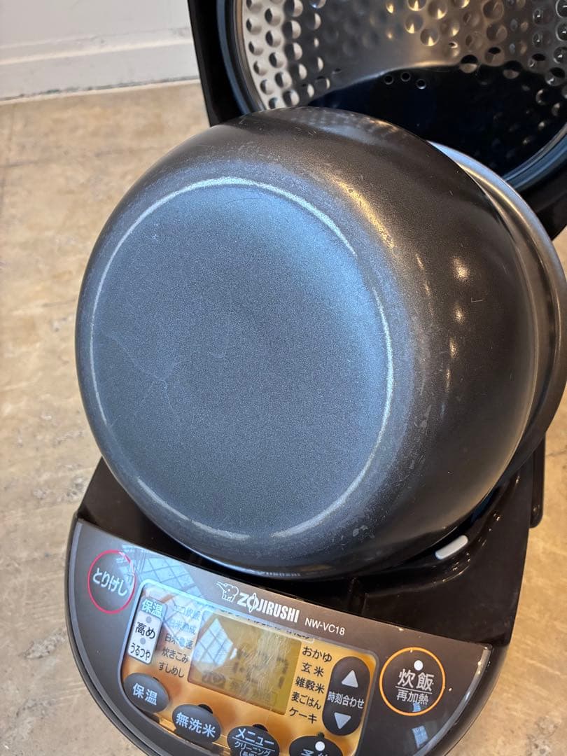象印 炊飯器 1.0L フッ素加工　一升炊き　NW-VC18