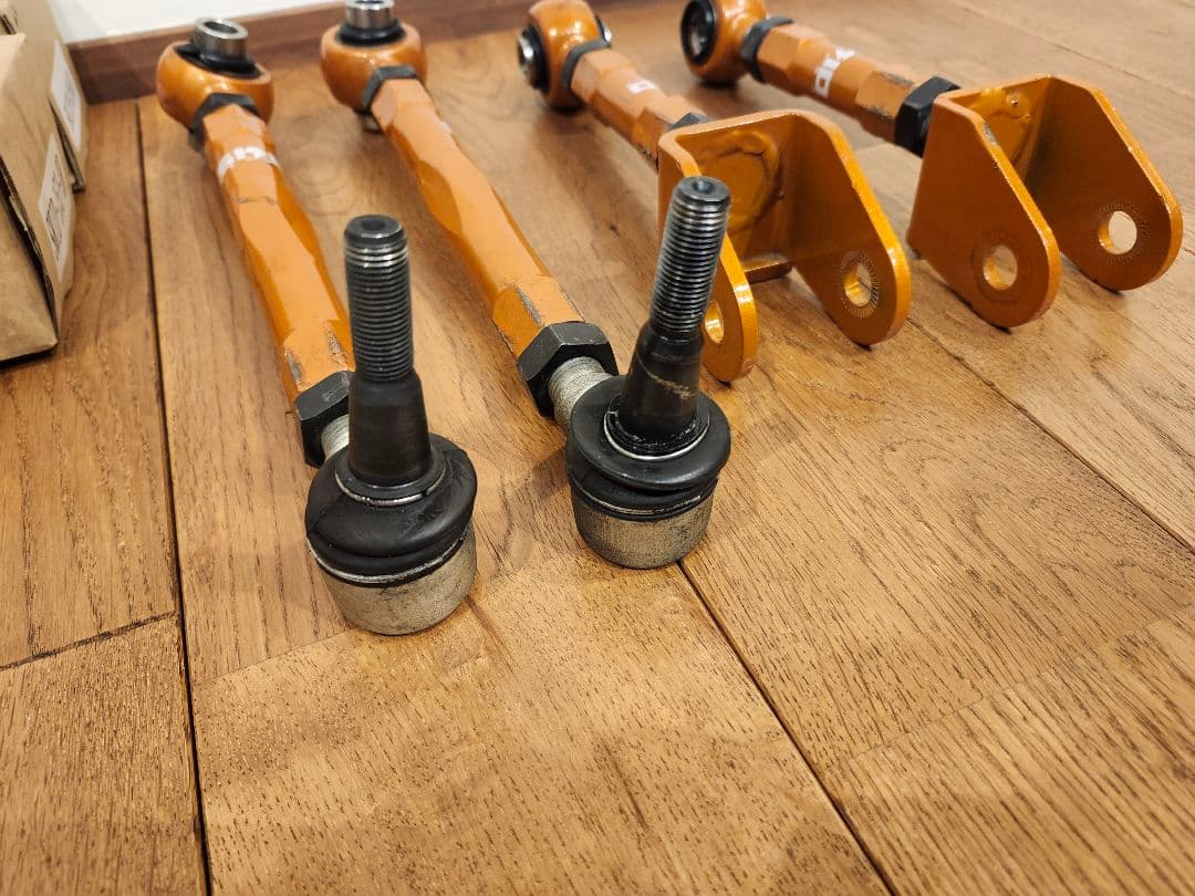 スキッドレーシング　リアアッパーアームセット　固着無し　クラウン　マークX