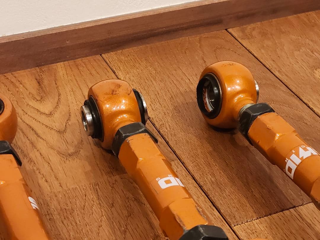 スキッドレーシング　リアアッパーアームセット　固着無し　クラウン　マークX