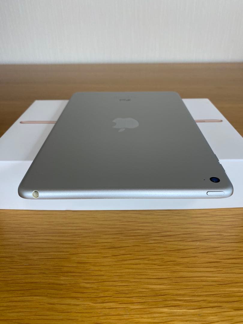 美品 iPad mini 第4世代 90%バッテリー容量　iPad本体