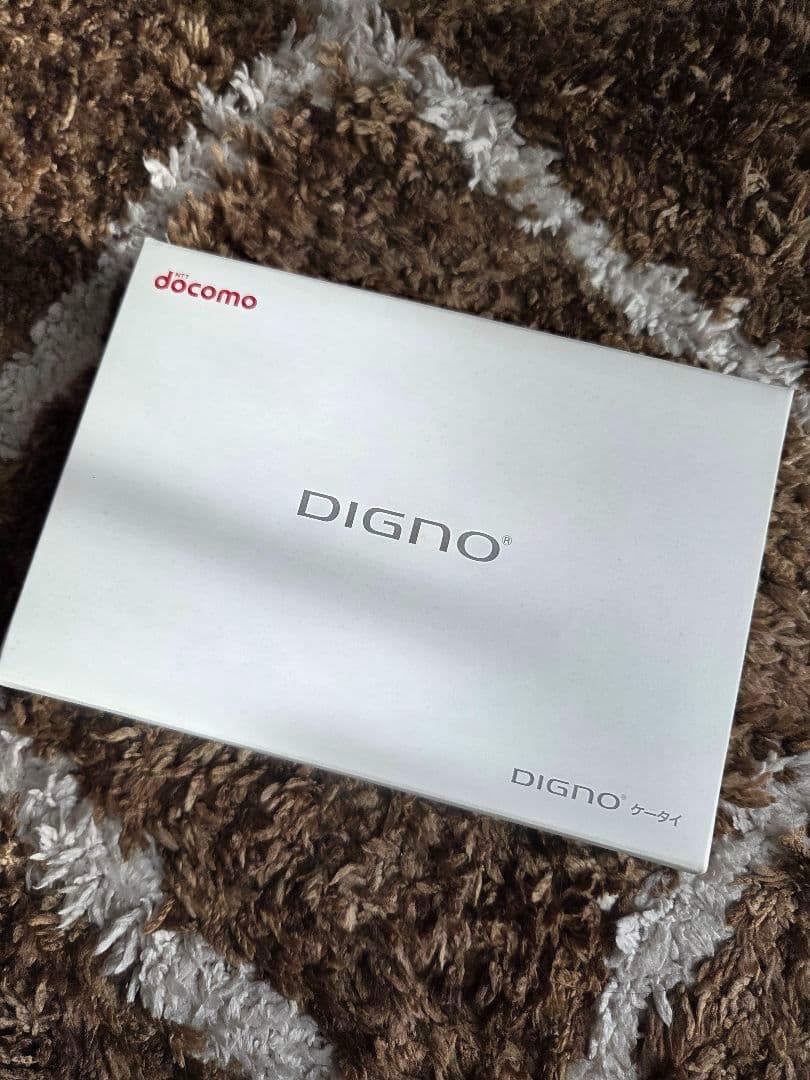 美品☆携帯docomo ky-42cレッド