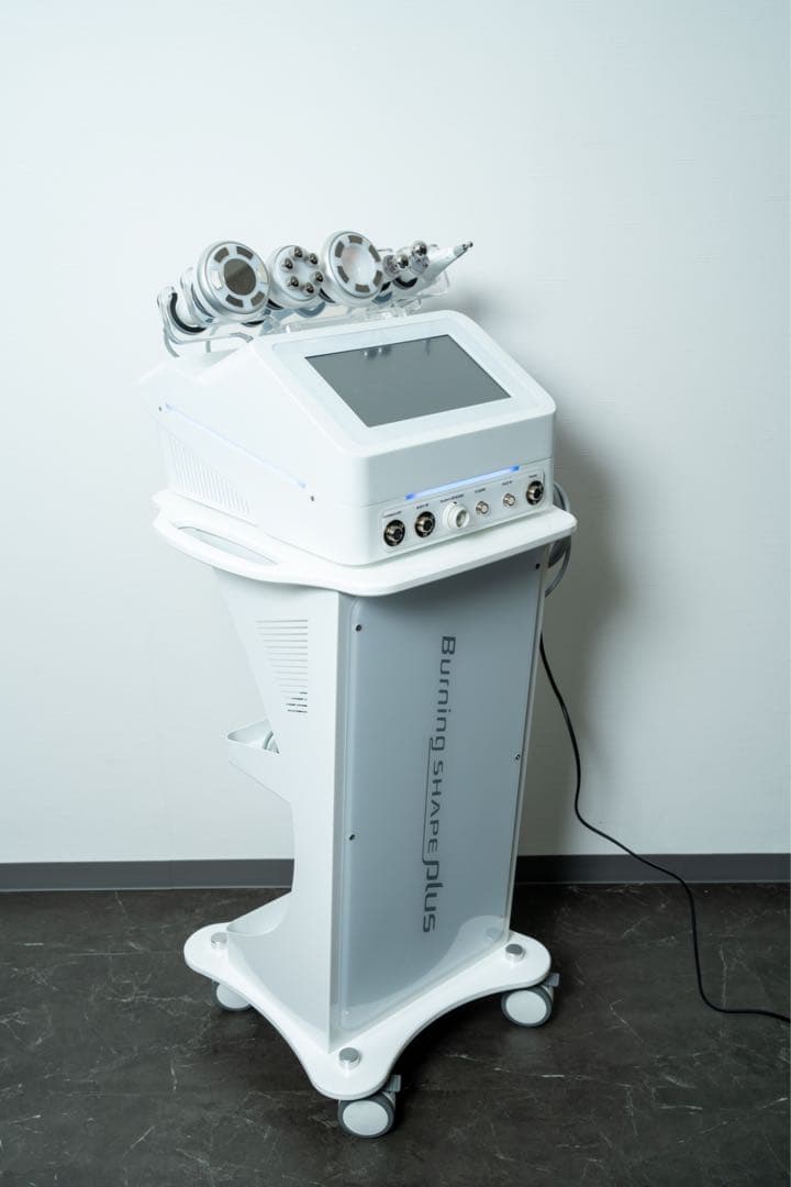 【最新美容機器！】ハイパーナイフ、キャビ、EMS、吸引、ニキビ治療など全身ケア！