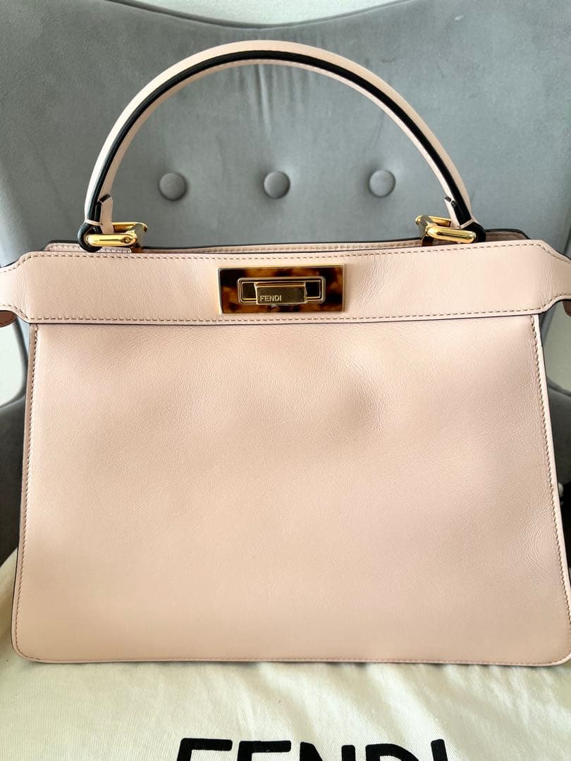 新品未使用★フェンディ ピーカブー アイシーユー ミディアム ハンドバッグ