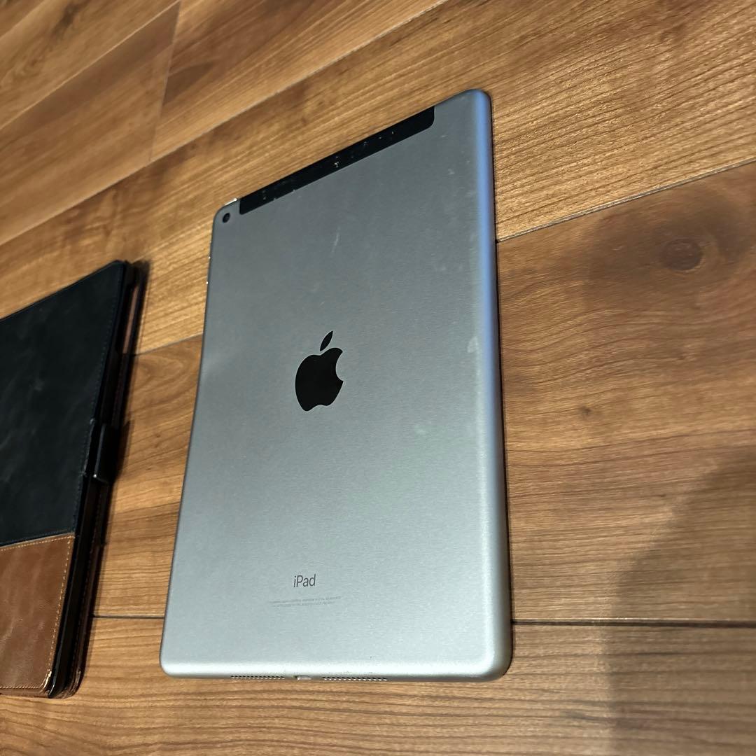 iPad ジャンク品とケース