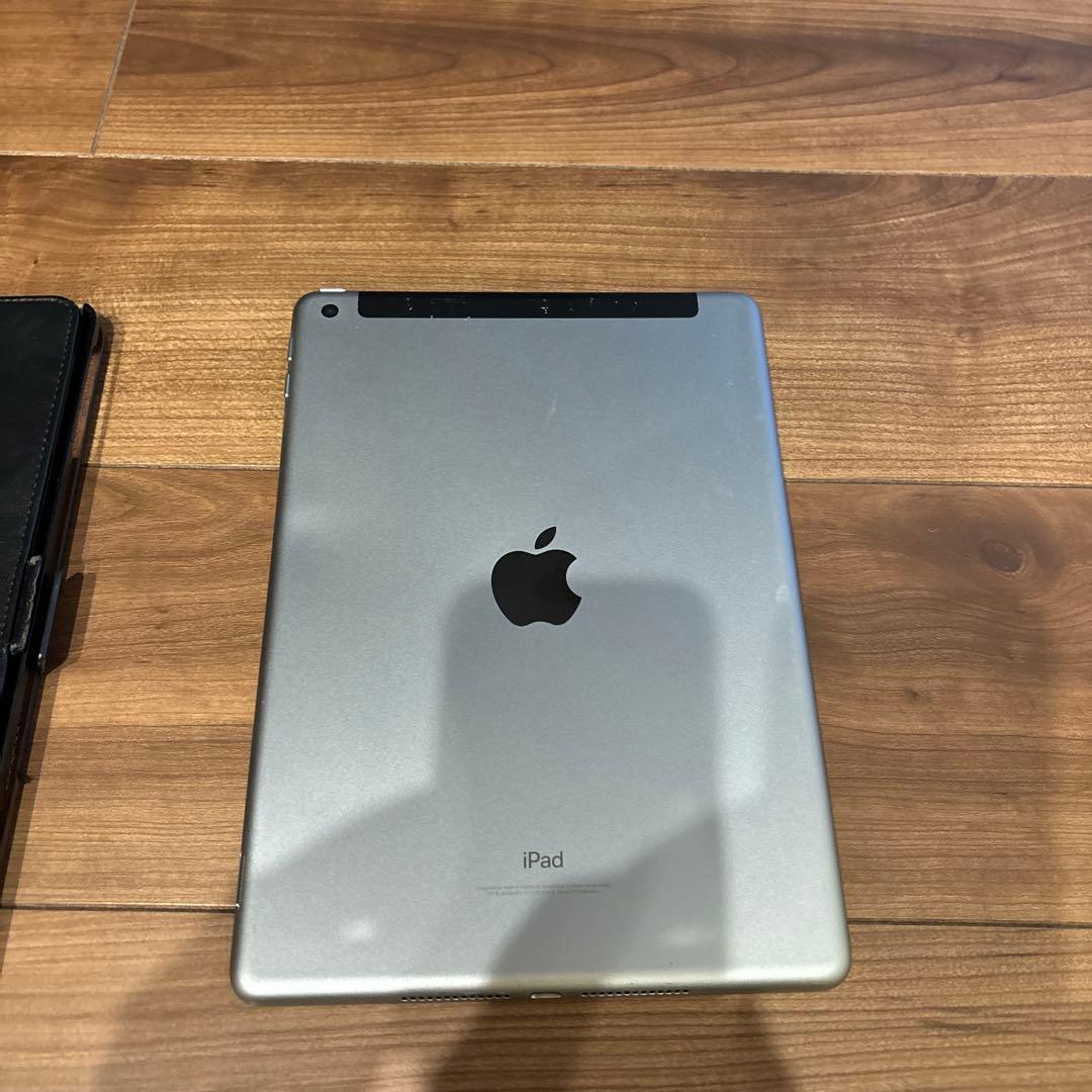 iPad ジャンク品とケース