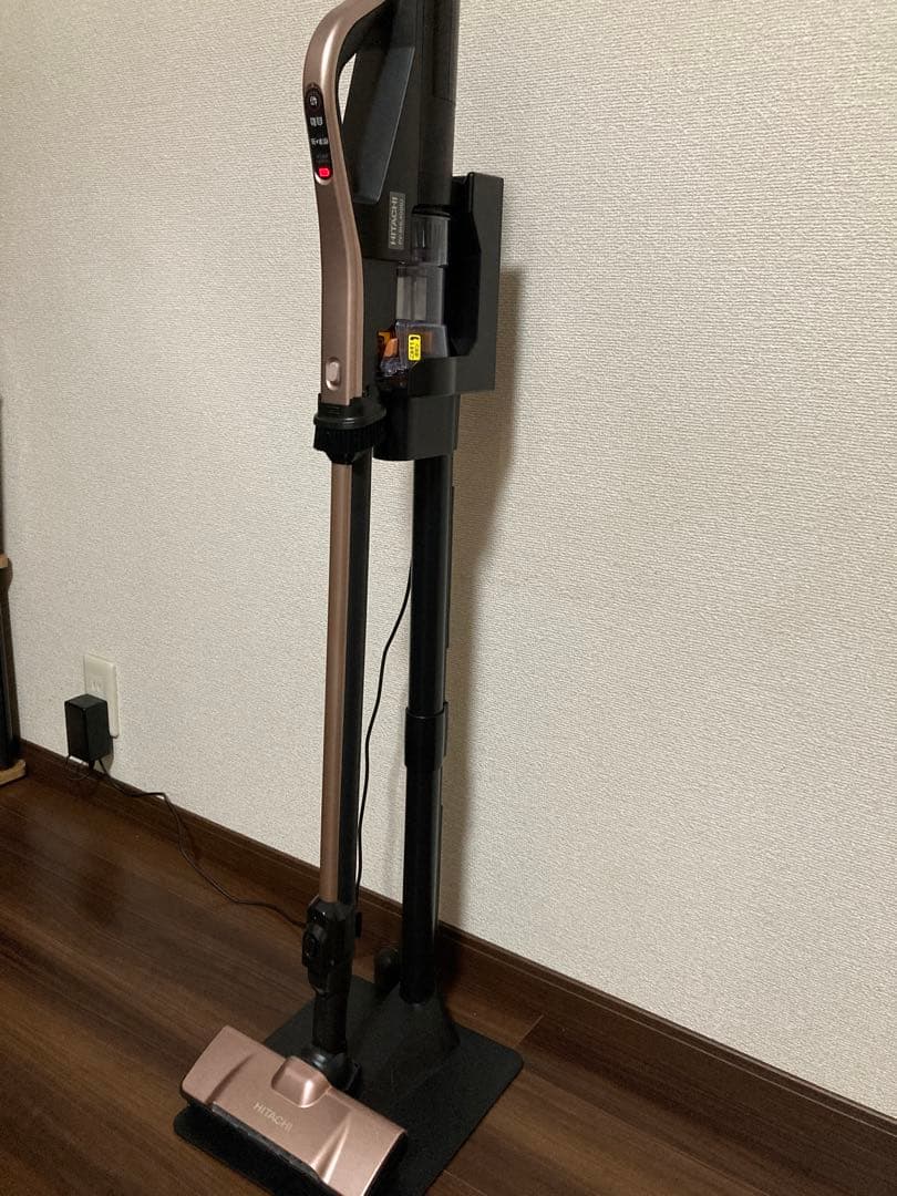 HITACHI コードレスクリーナー 掃除機　PV-BHL4000J