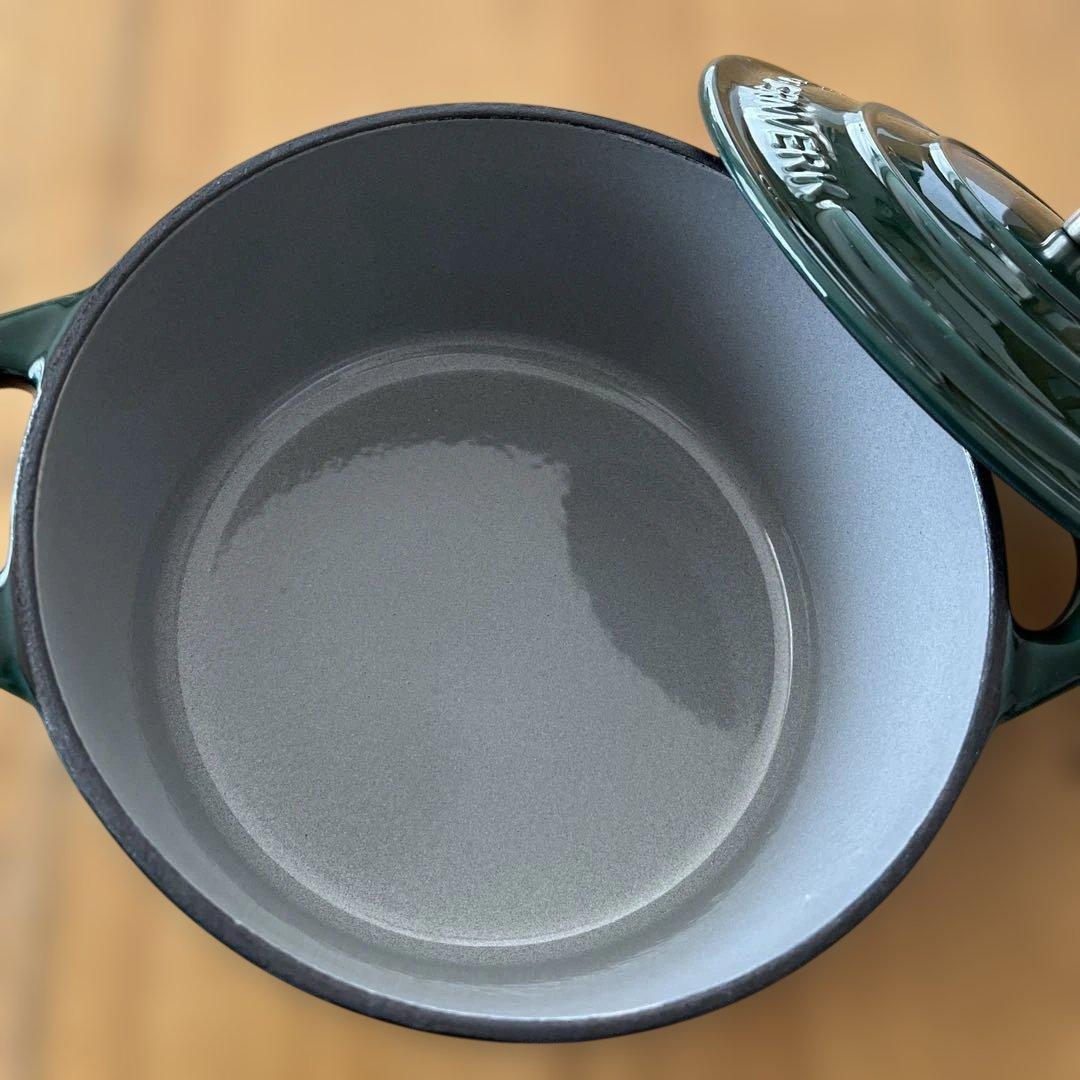 鋳物ホーロー鍋 【新品未使用】