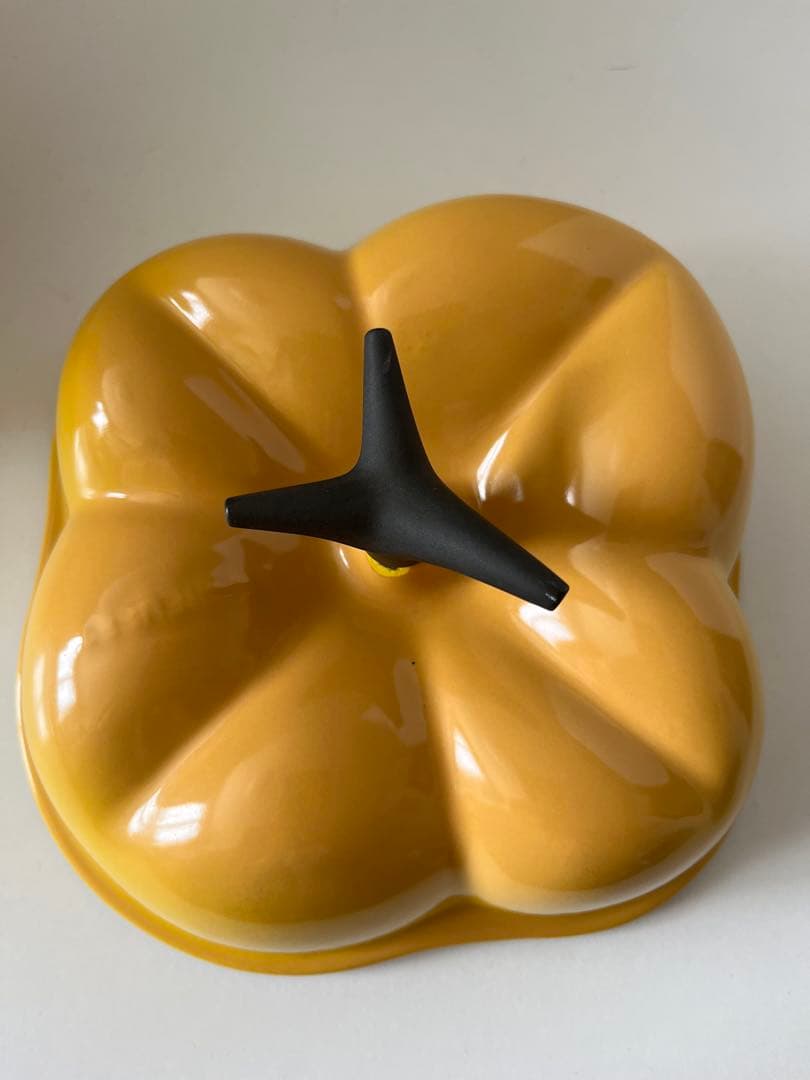 廃盤　ルクルーゼ　ココットピーマン　イエロー