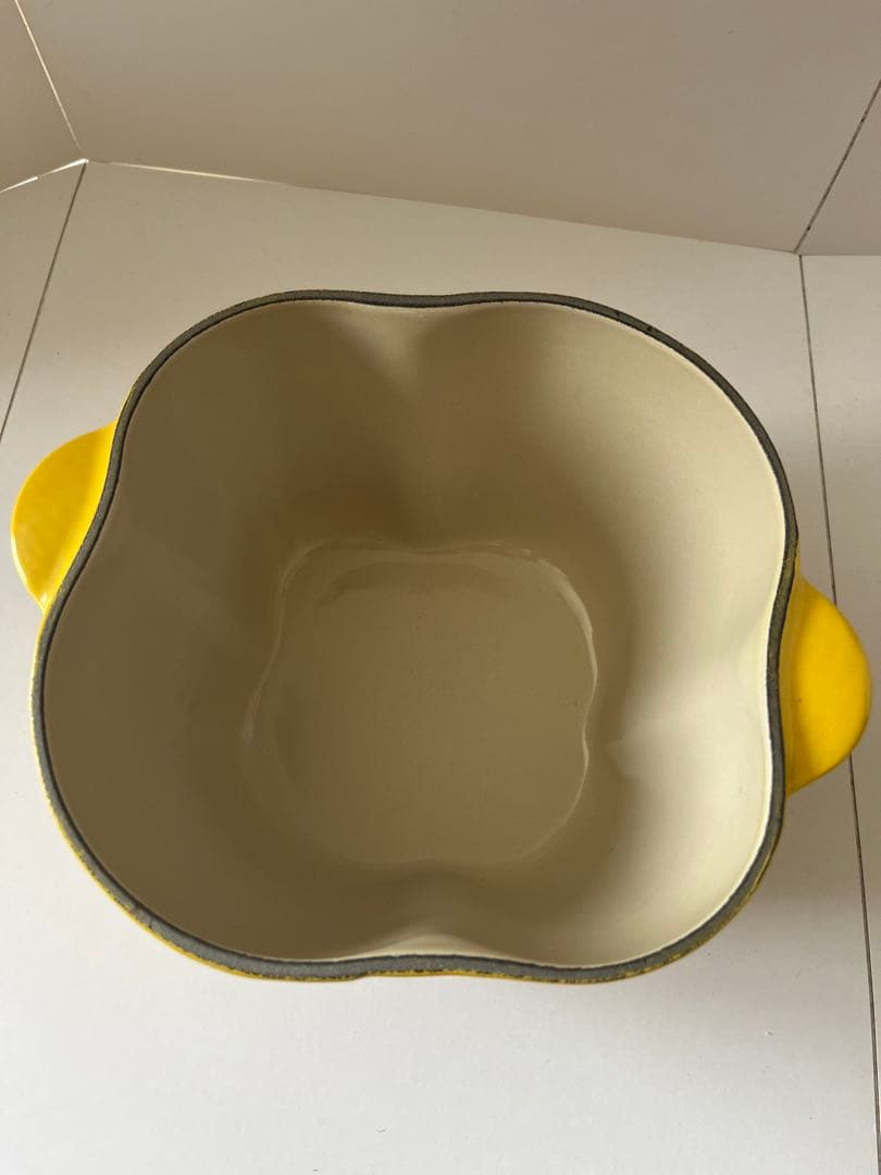 廃盤　ルクルーゼ　ココットピーマン　イエロー