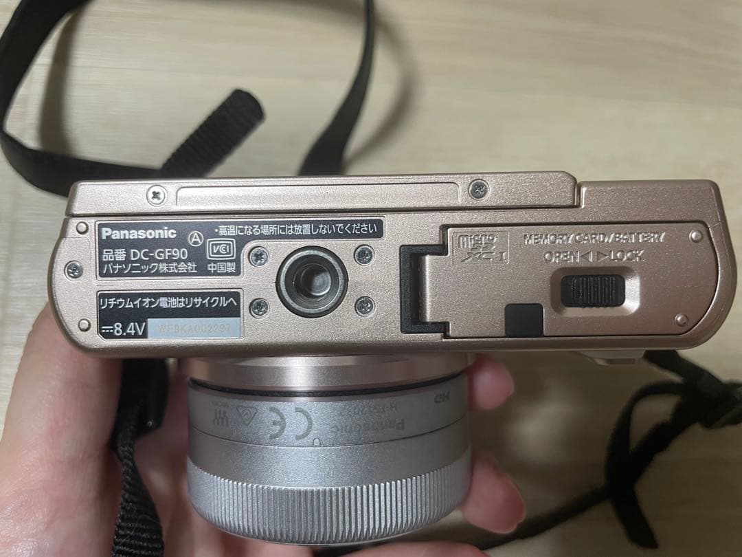 LUMIX Gシリーズ ミラーレスカメラ ホワイト