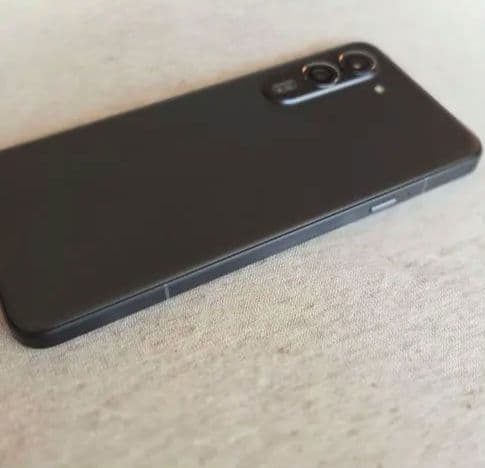 arrows Alpha ブラック 本体 充電器付き