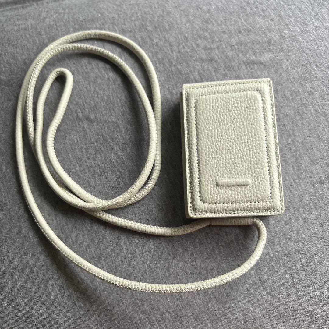 obji.studio ホワイト iPhone用ケース ストラップ付き