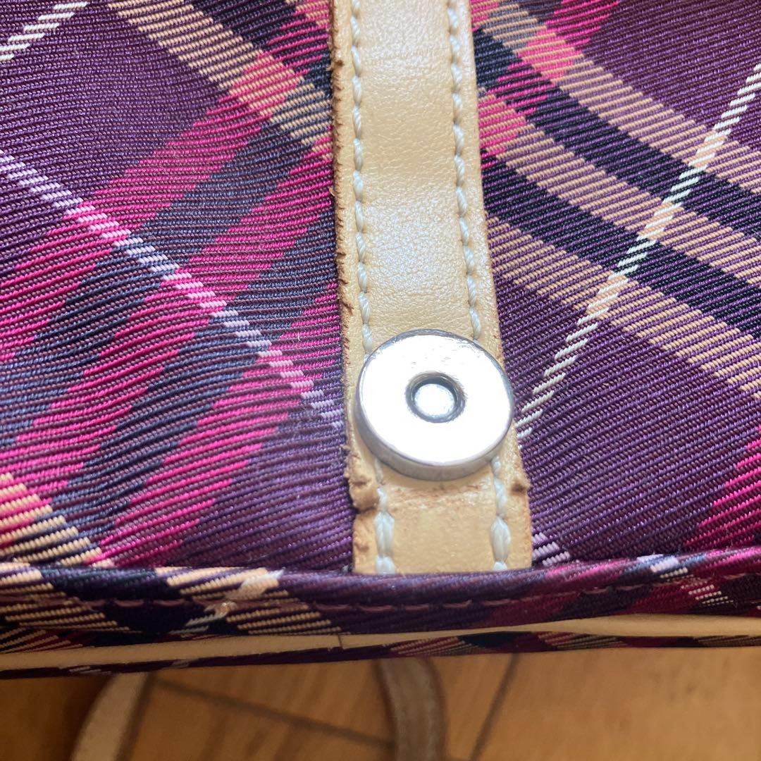 バーバリーブルーレーベル　チェック柄ショルダーバッグ　ボルドーピンク系