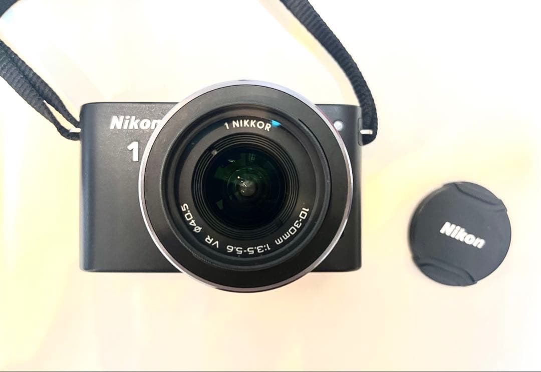 Nikon 1 J1 ミラーレスカメラ一眼 J1 本体 レンズ 充電器 ケース付
