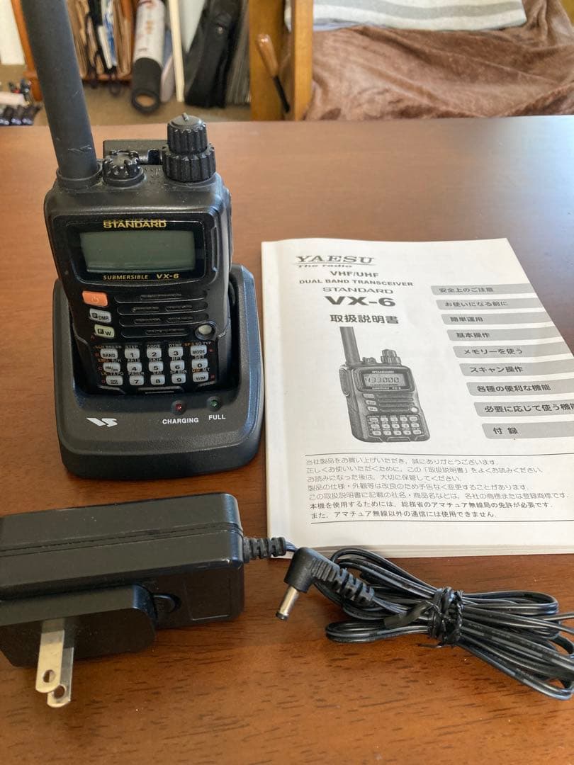 トランシーバー STANDARD VX-6