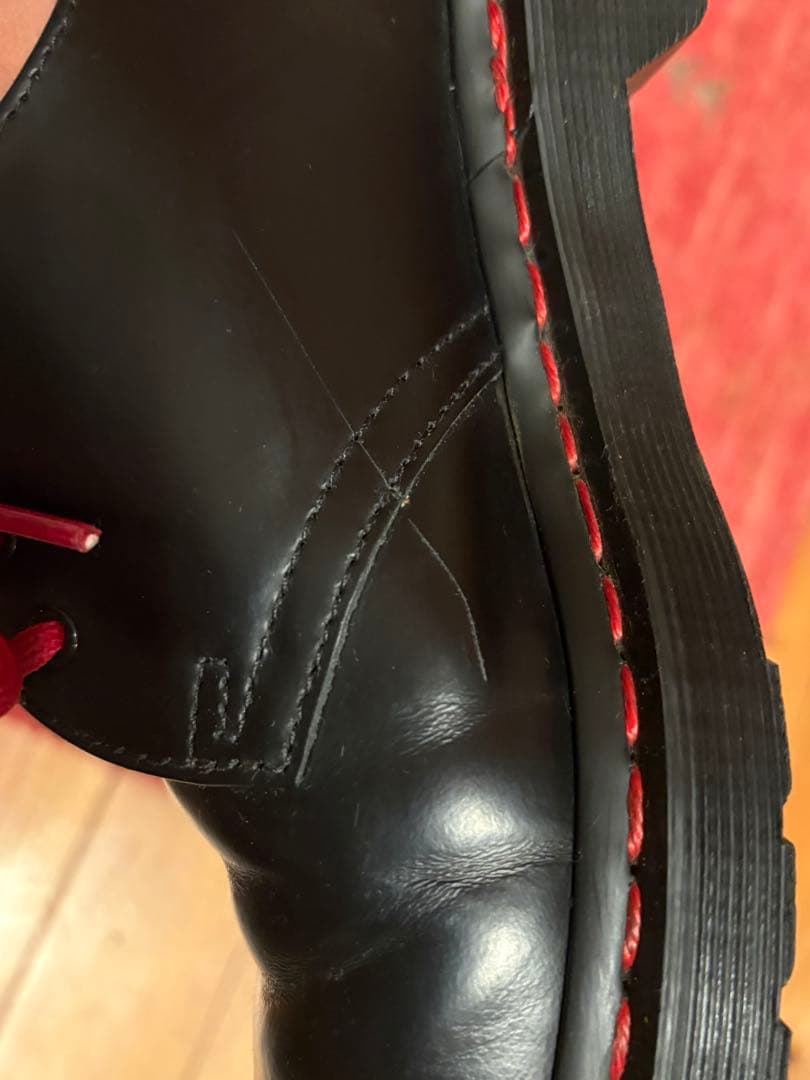 ドクターマーチン　3ホール赤ステッチ