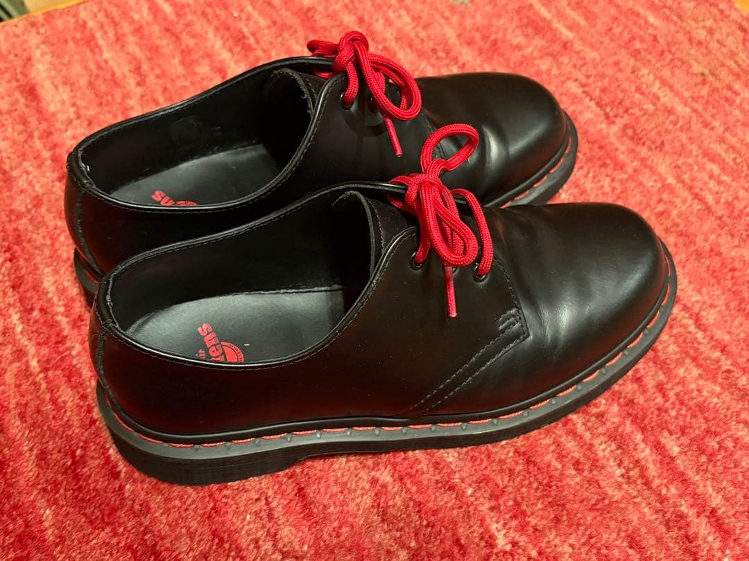 ドクターマーチン　3ホール赤ステッチ