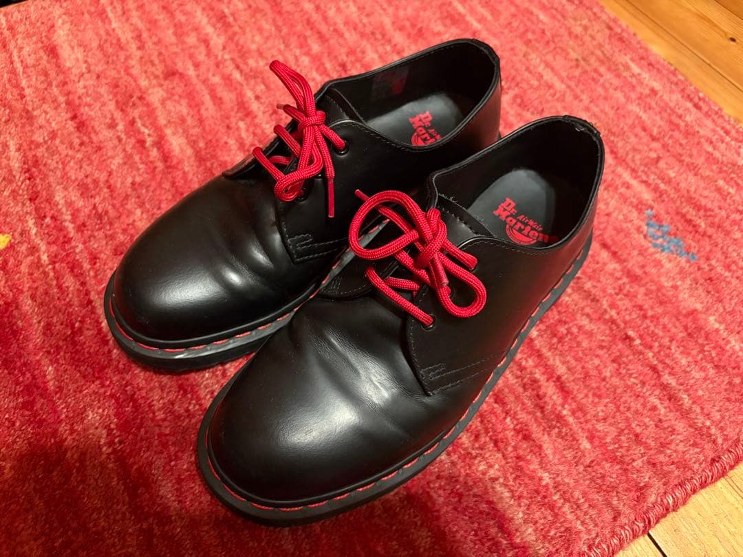 ドクターマーチン　3ホール赤ステッチ