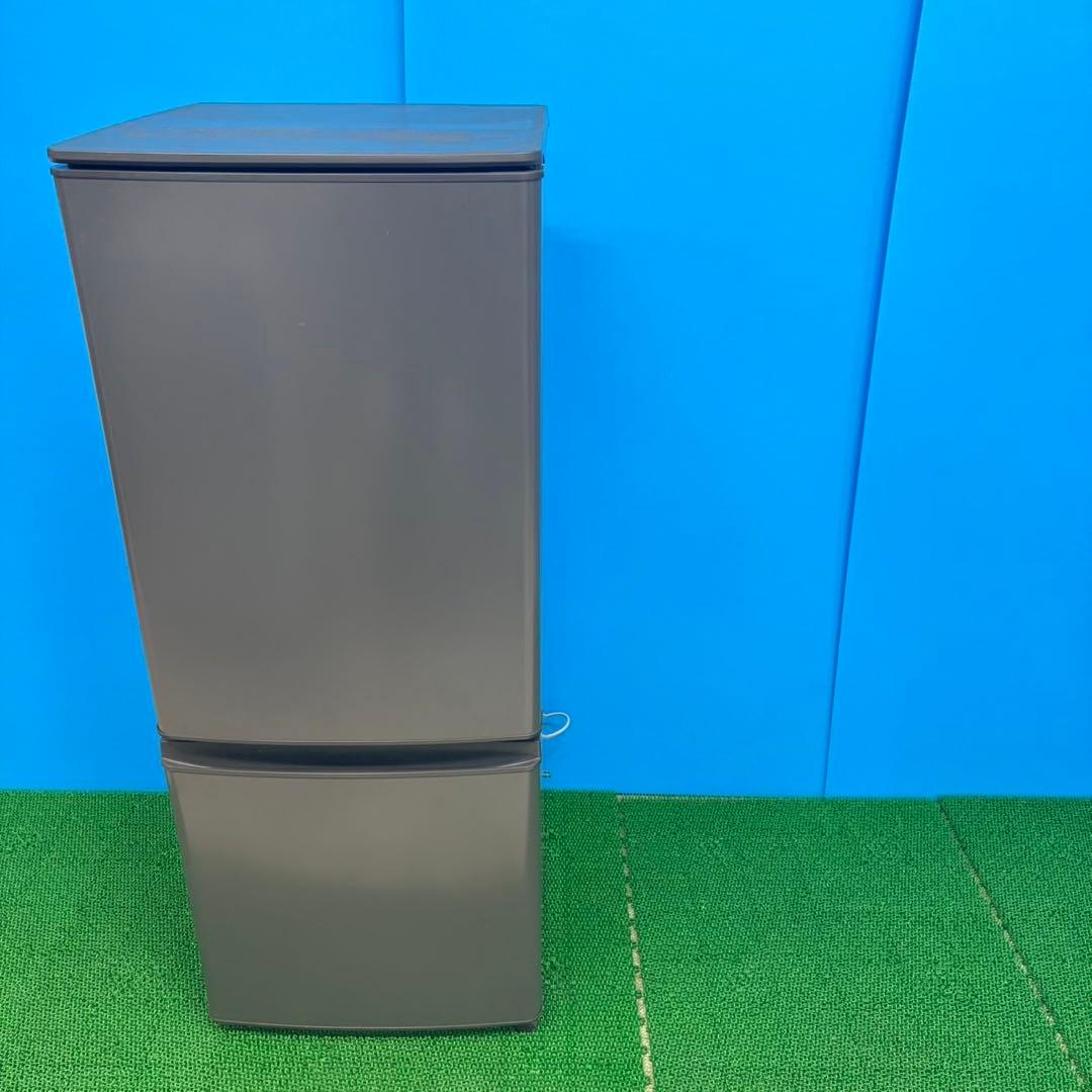 606 イチオシ！　冷蔵庫　小型　一人暮らし　洗濯機も有　極美品　2024年製