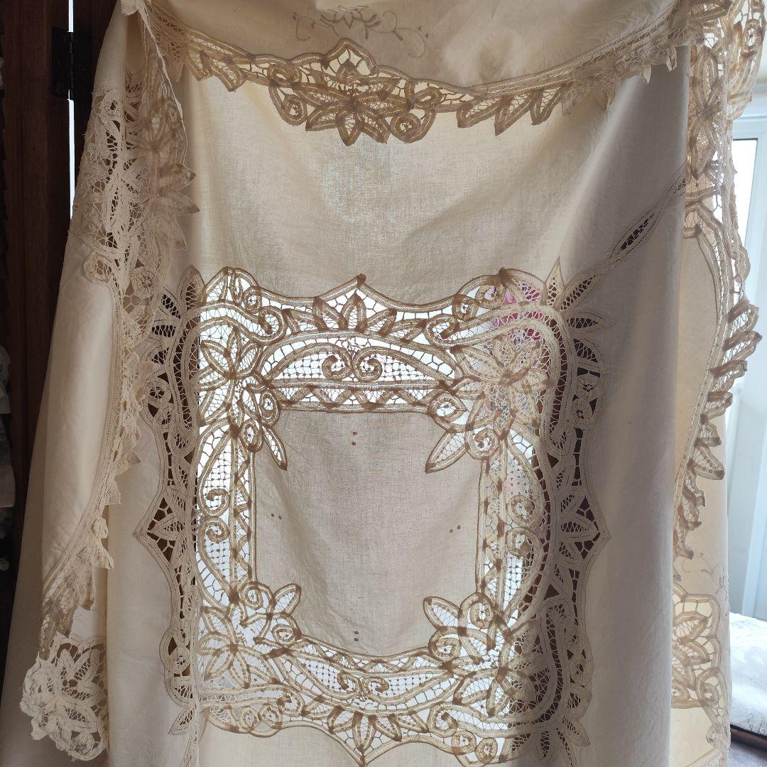 優しいオークル生成り＊Vintageバテンレース　円形クロス