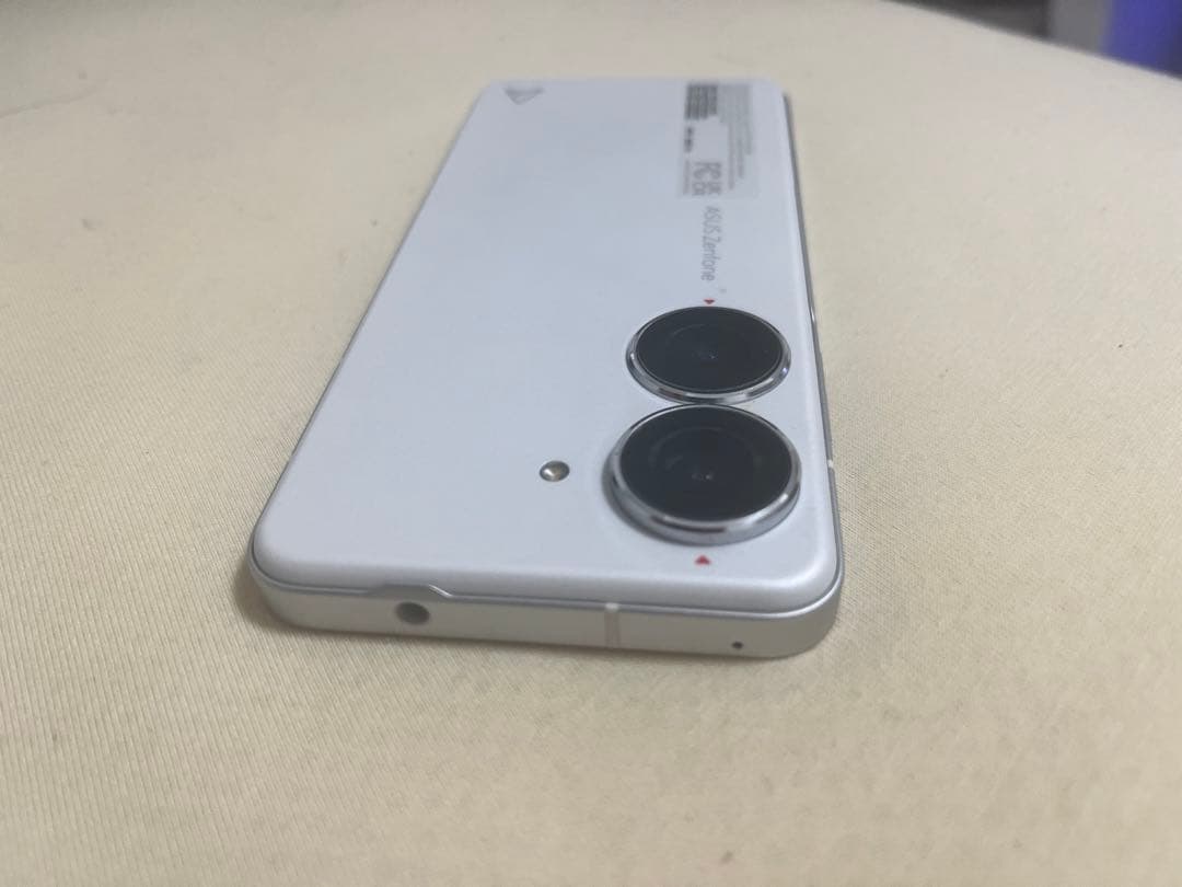 ASUS Zenfone10 256gb コメットホワイト