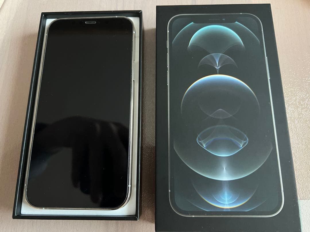 Apple iPhone 12 Pro シルバー本体　美品