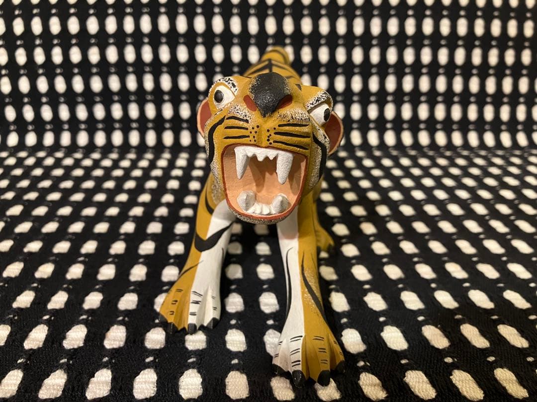 メキシコ オアハカ ウッドカービング 虎 トラ タイガー アレブリヘ