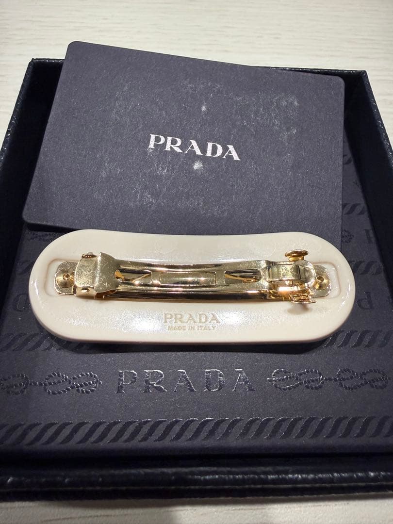 PRADA プレックス　ヘアクリップ　バレッタ