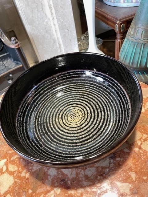 黒い漆器椀 渦巻き模様 木箱付き