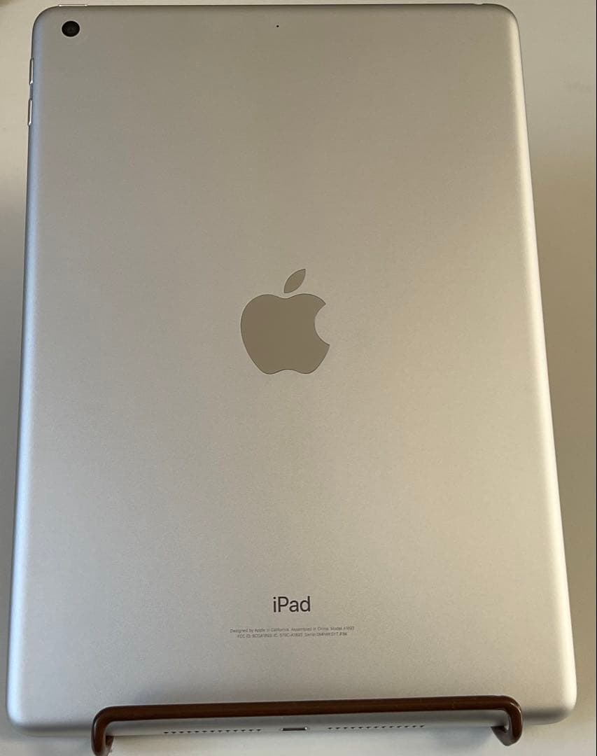 Apple iPad (第6世代) 32GB シルバー