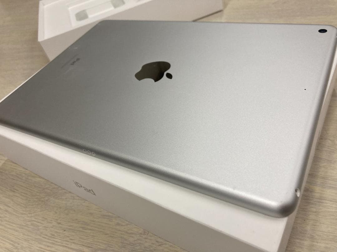 iPad 第8世代 128GB Wi-Fi 元箱バッテリー99％ A2270