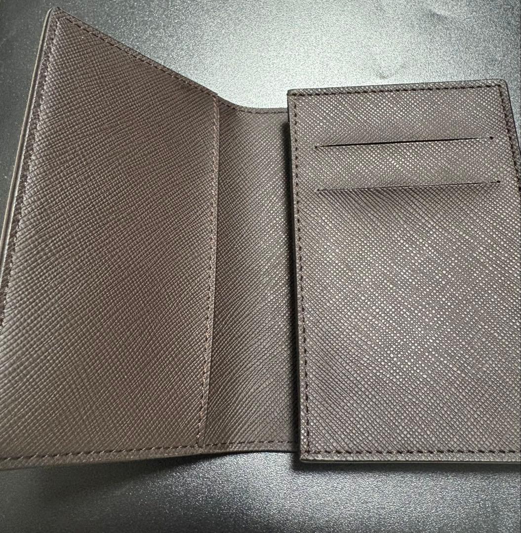Dunhill(ダンヒル) 未使用✨お得 ブラウンレザー名刺入れ メタルロゴ付き
