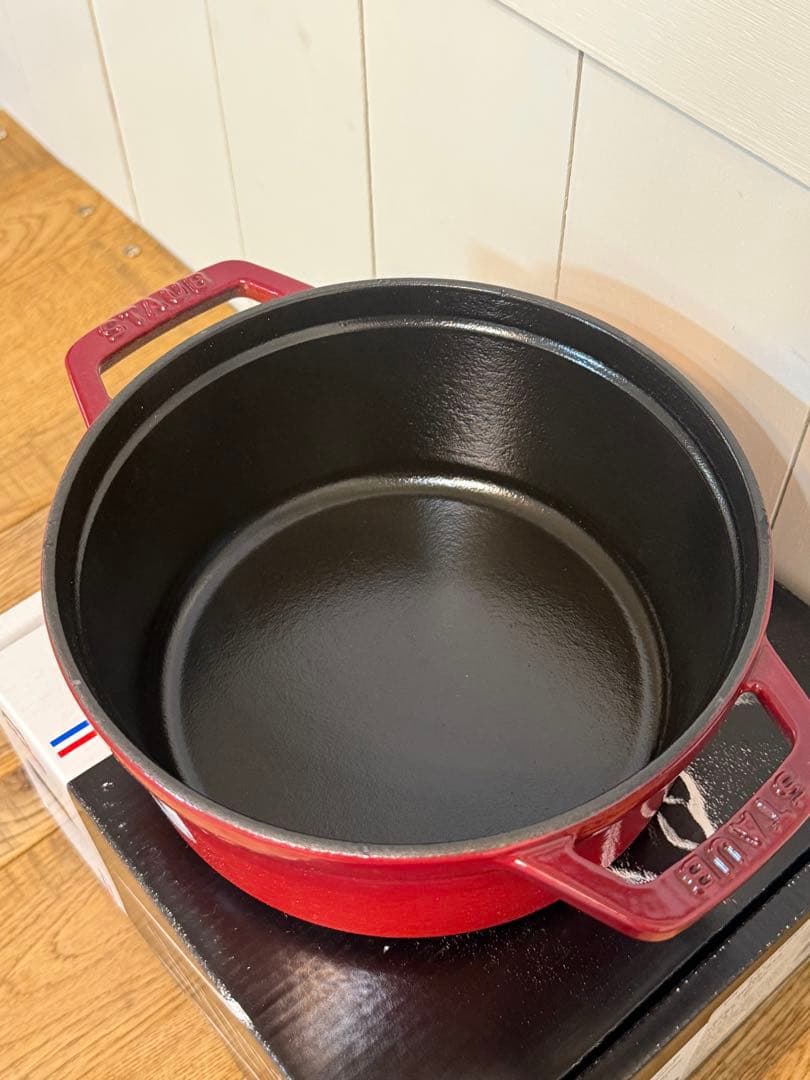 新品 ストウブ ピコ・ココット ラウンド チェリー 18cm 40509-814