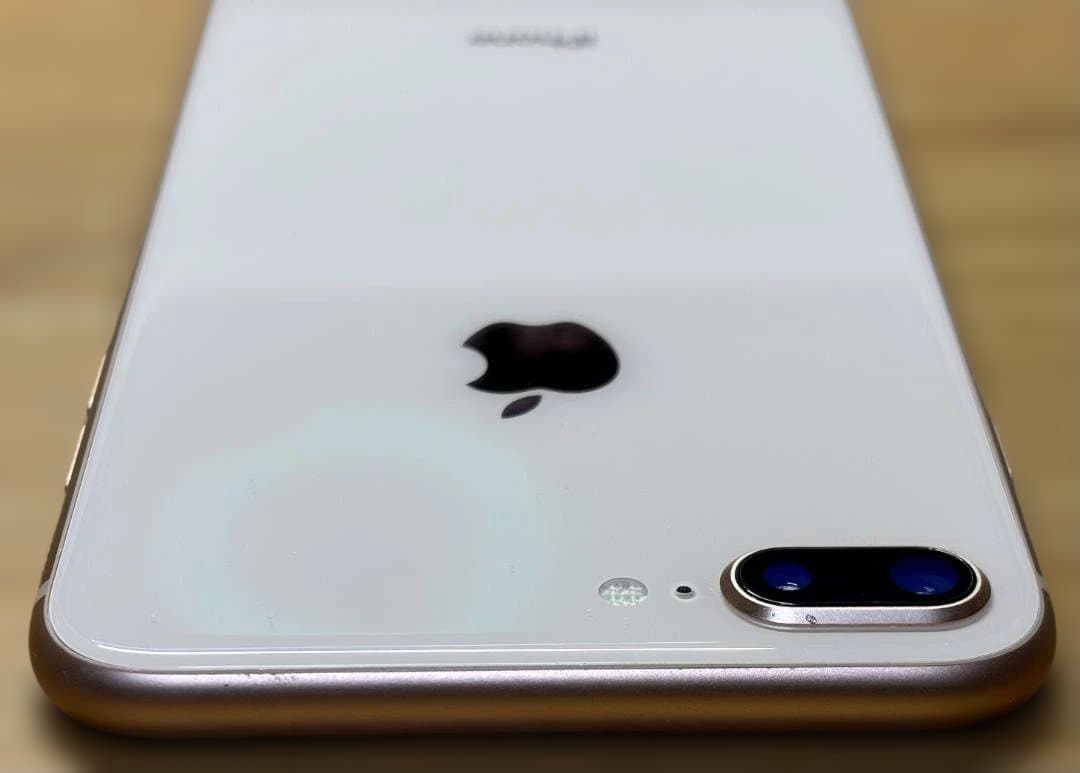 Apple iPhone 8 Plus 本体（バッテリー７０％）