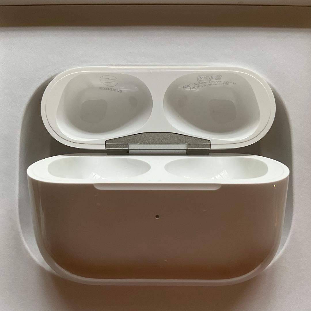 AirPodsPro２本体　第二世代　Apple純正品 ケーブル付