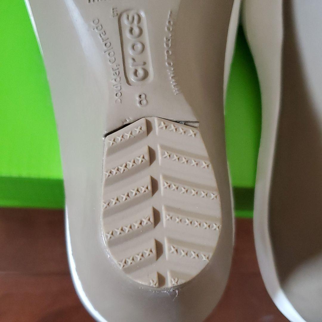 CROCS ササリ W8 ビーチサンダル ホワイト/カーキ