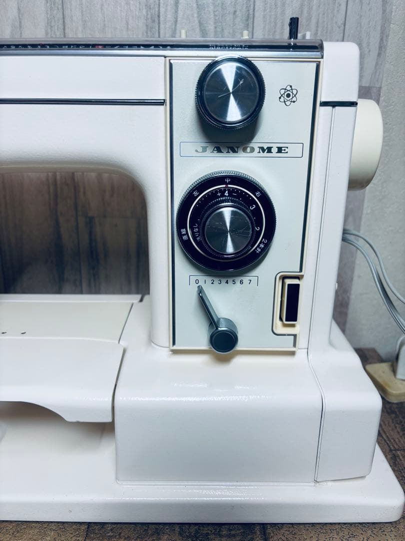 ジャノメ エクセル.フリーモーション刺繍もできるレトロミシン、清掃整備済み