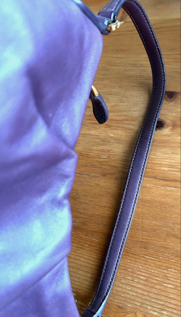 PRADA パープル レザー ハンドバッグ