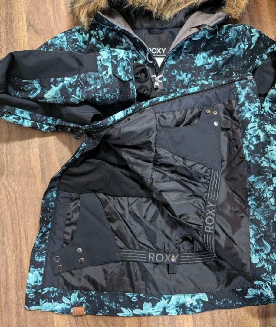 新品　ROXY　ロキシー　 スキーウェア　スノーボードウェア レディース