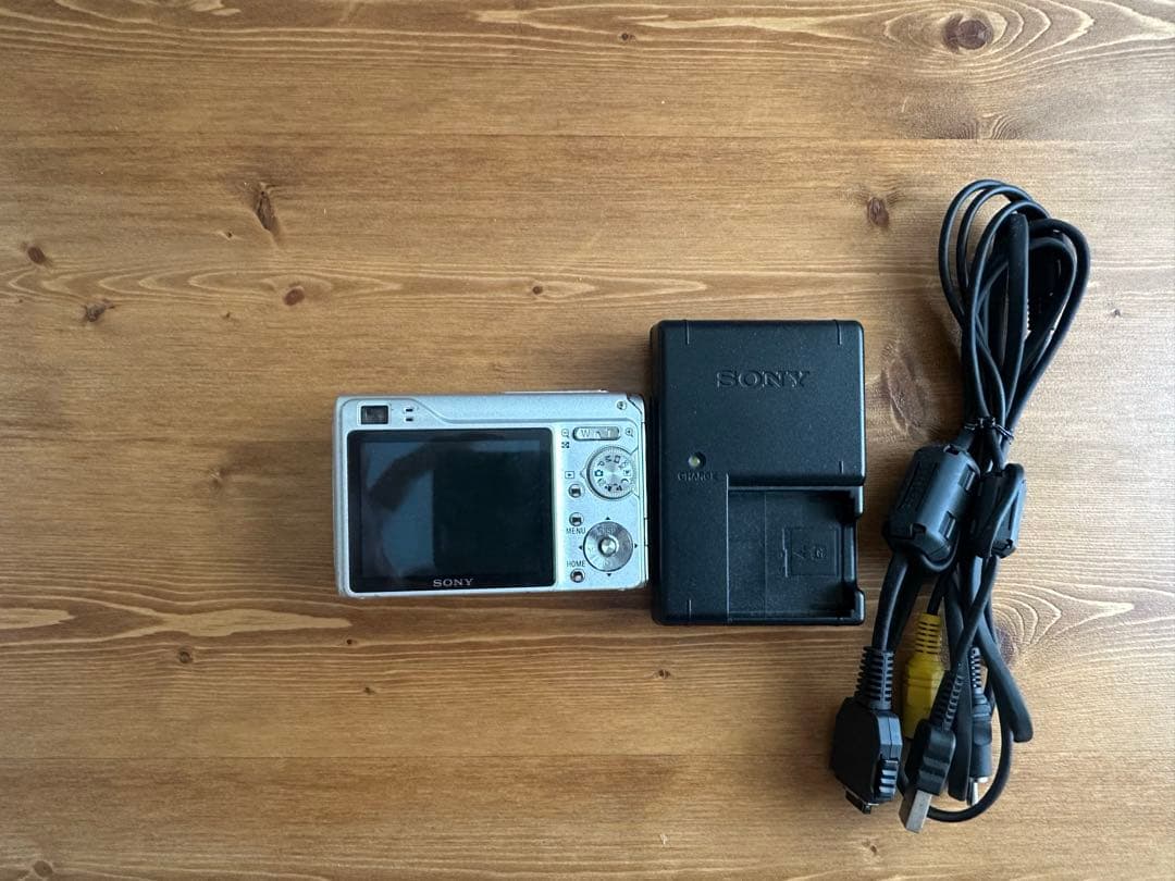 コンパクトデジタルカメラ