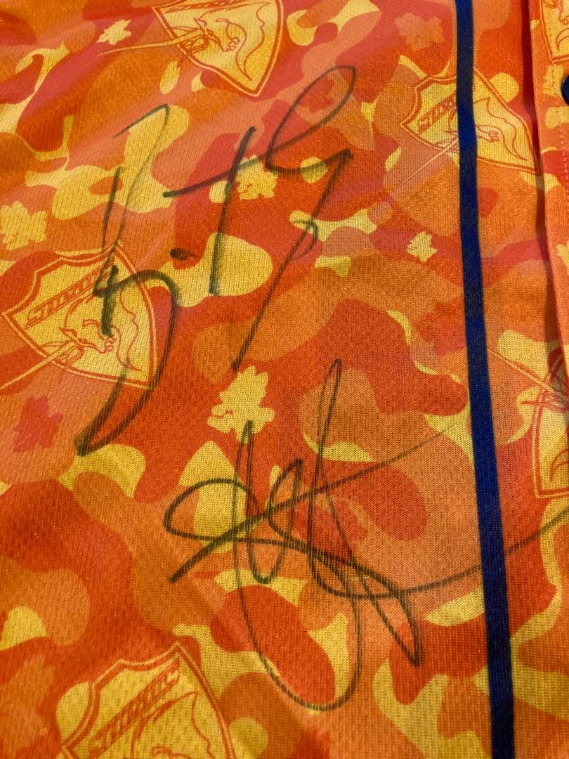 クボタスピアーズ　バーナード・フォーリー、ヴァイレア選手他1名　直筆サインシャツ