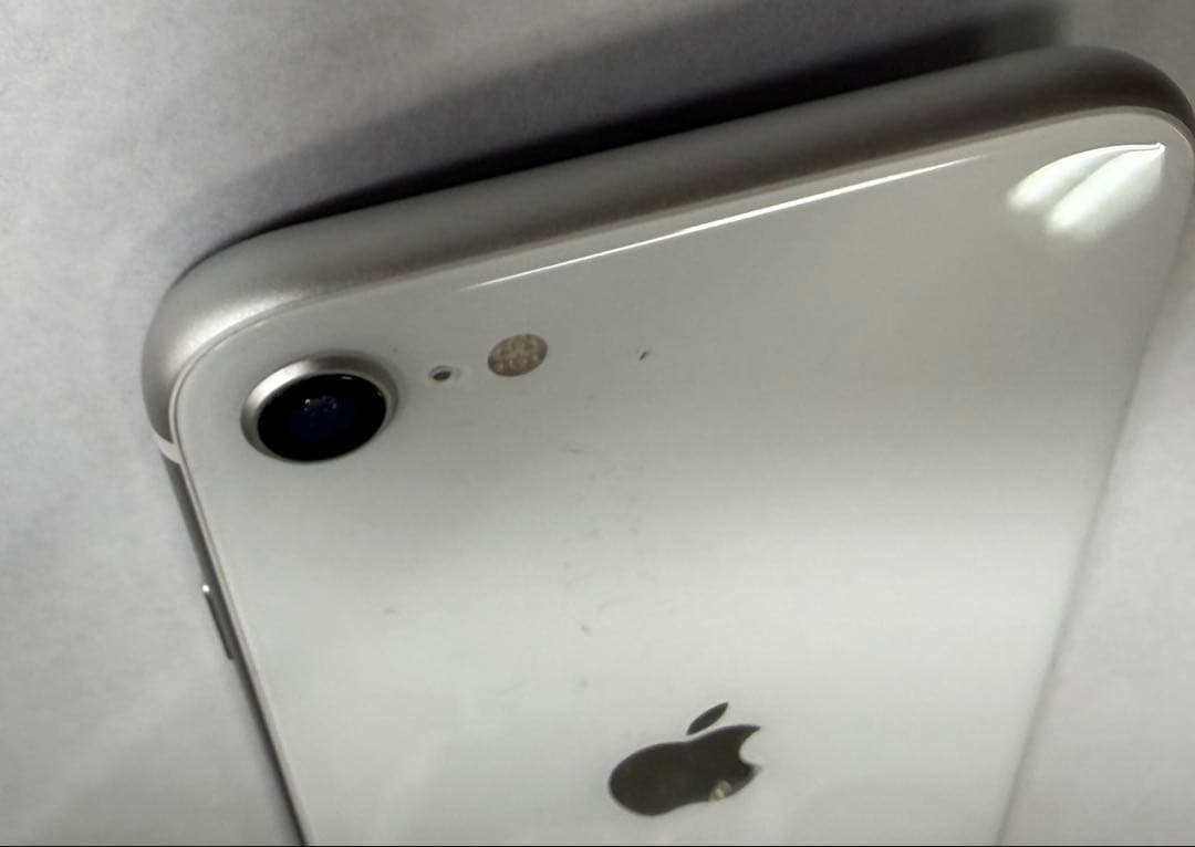 iphone SE (第2世代）64GB　SIMフリー　バッテリー　100％