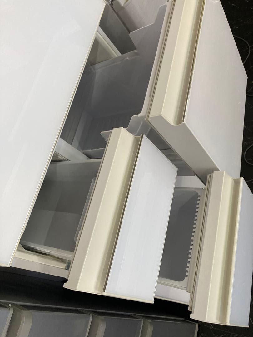 中古品　6ドア2018年SHARP 冷蔵庫 プラズマクラスター搭載　配達埼玉