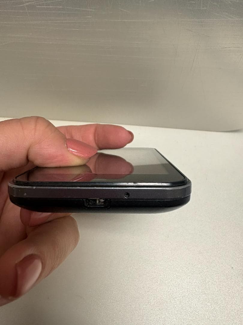 Android　au KDDI　IS03　SHARP　中古　スマホ