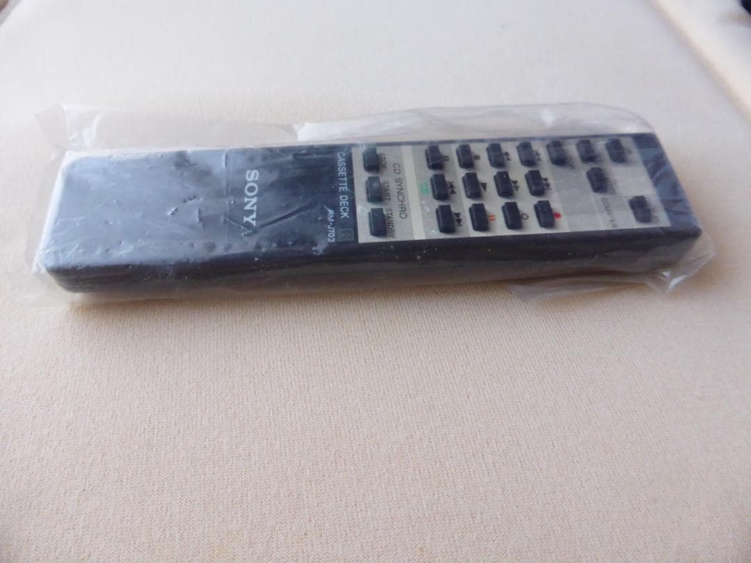 ＜リモコン＞ＳＯＮＹ　リモコン　CASSETTE　DECK　RM-J703