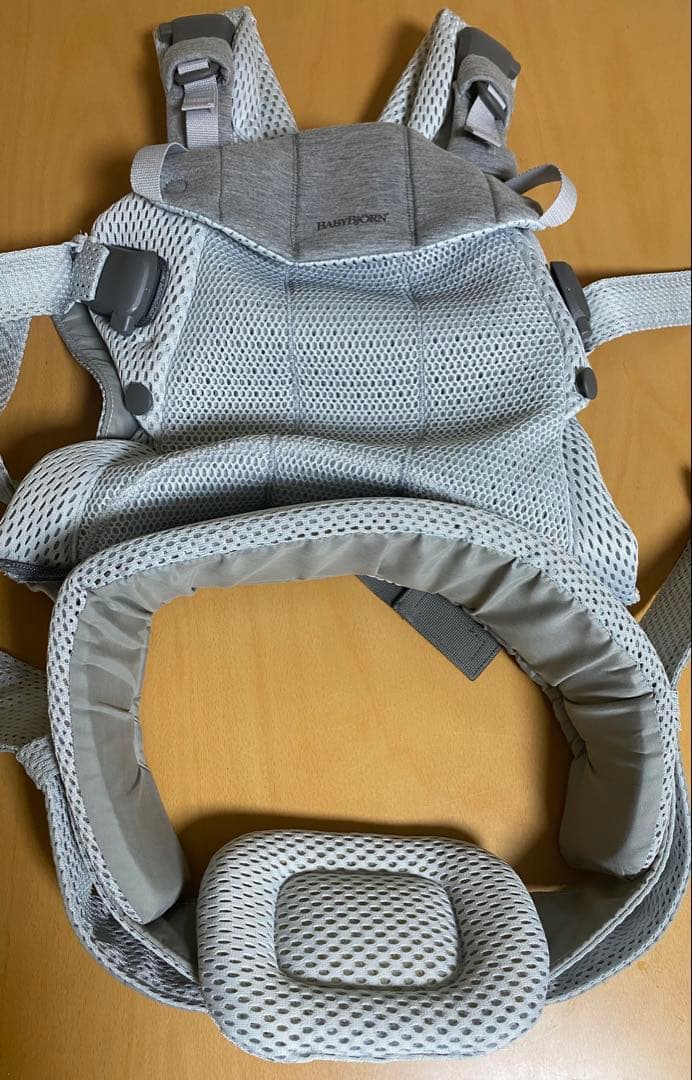 【美品】BABYBJÖRN Harmony 抱っこ紐 グレー メッシュ