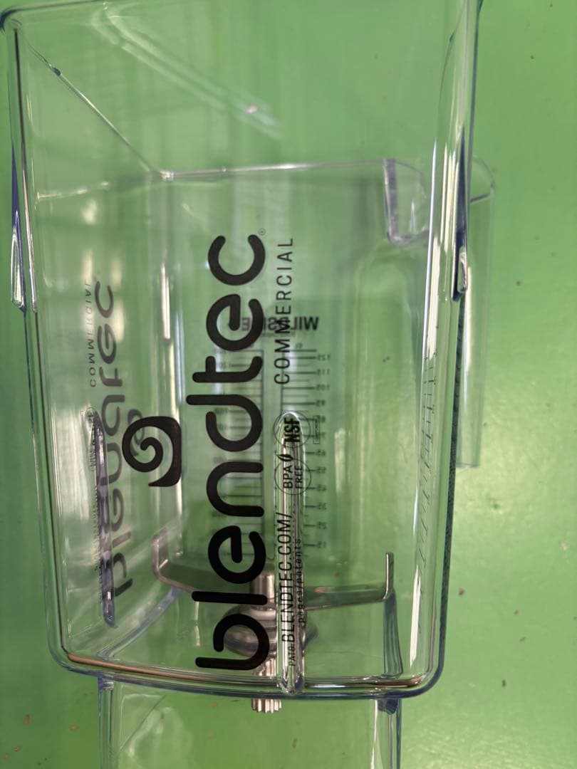 blendtec 新品　2個　ミキサーヘッド　コンテナー　フタ2個付き