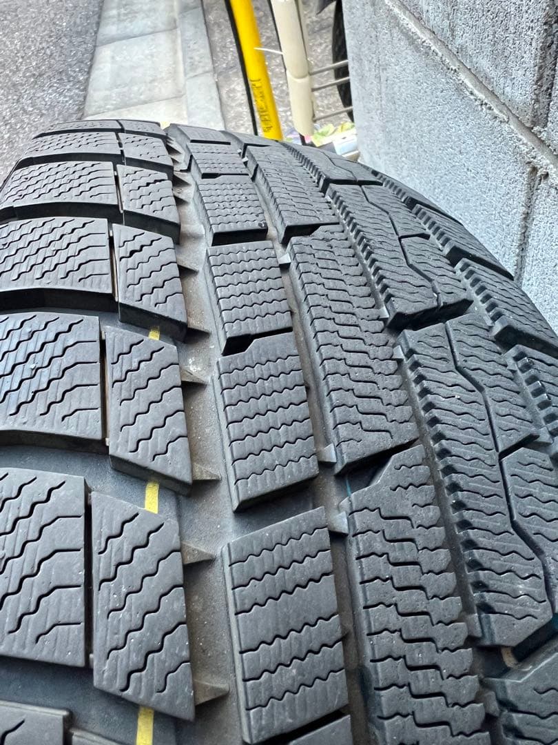 TOYOタイヤ　スタッドレス 16インチ　デリカD5