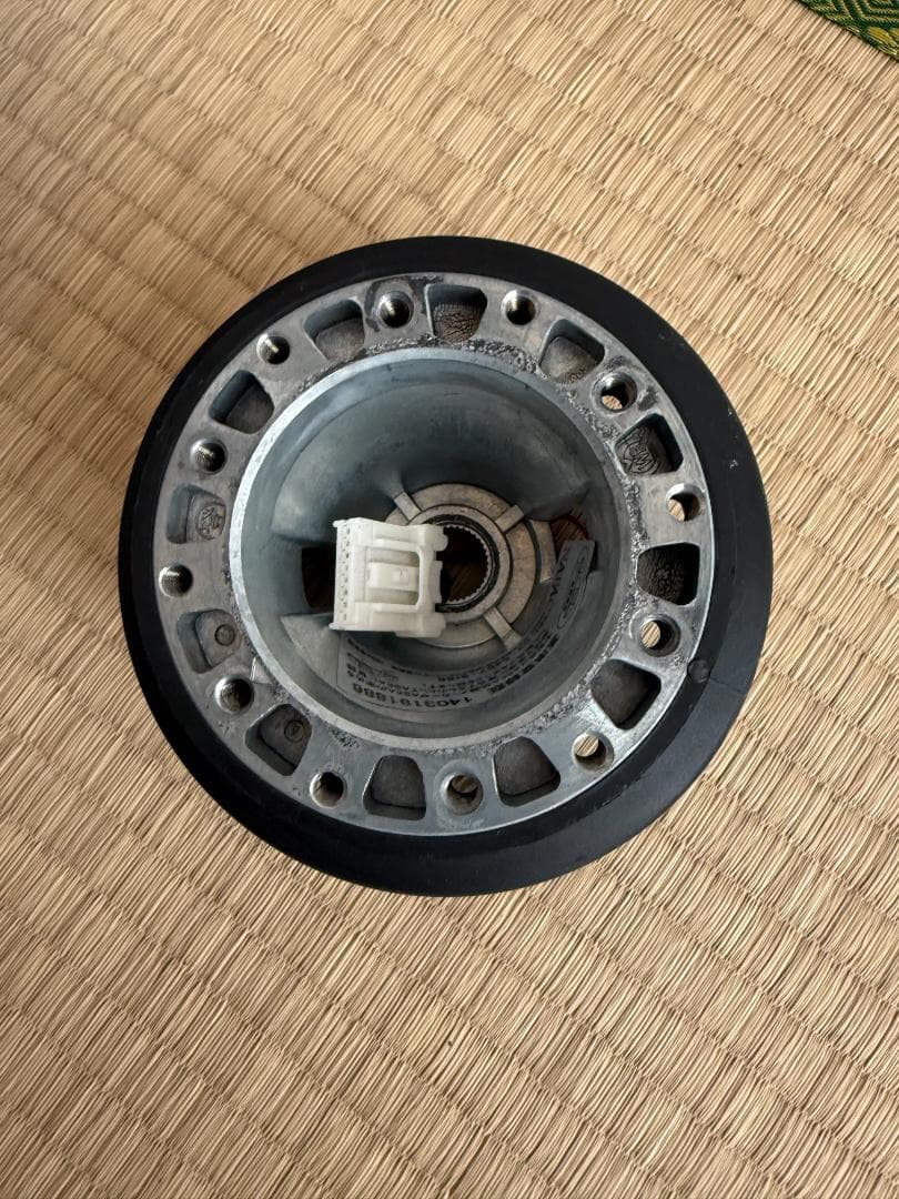 MOMO スポーツステアリング 本体　RACE3000